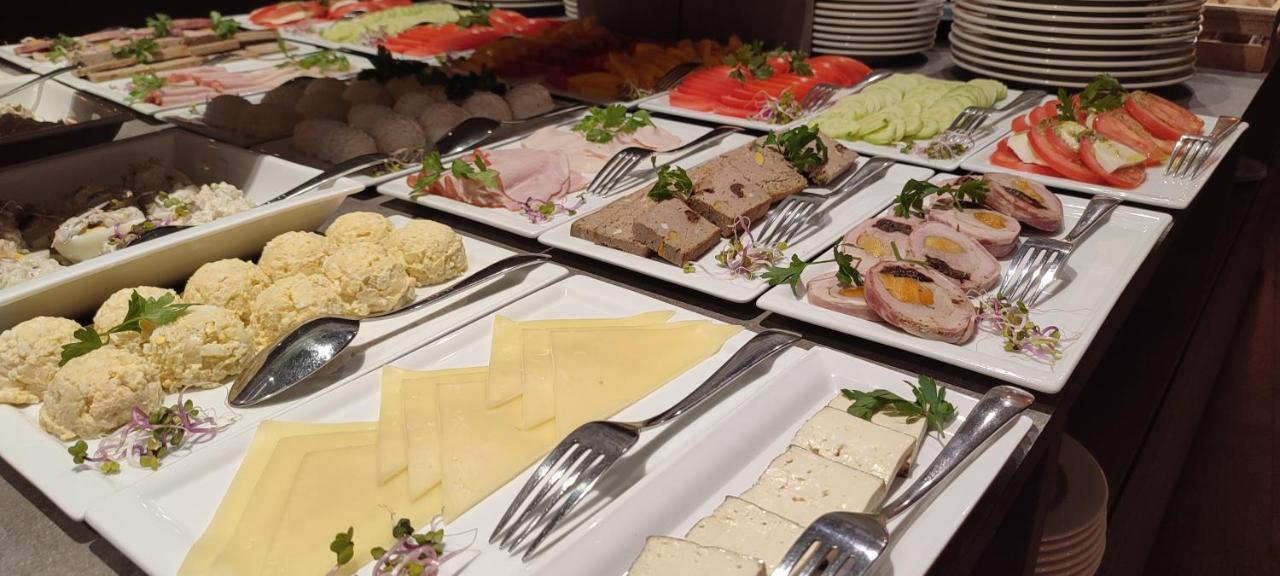 Tulip Hotels - Wroclaw Patio Екстериор снимка