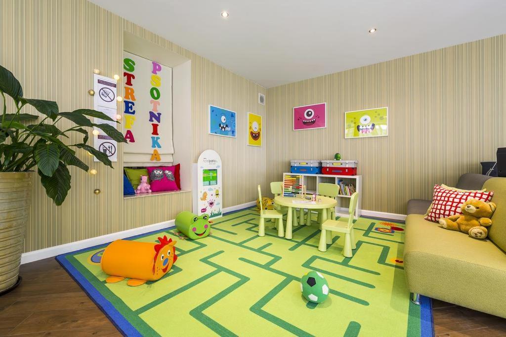 Tulip Hotels - Wroclaw Patio Екстериор снимка