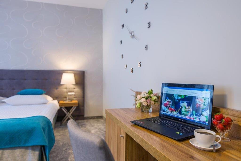 Tulip Hotels - Wroclaw Patio Екстериор снимка