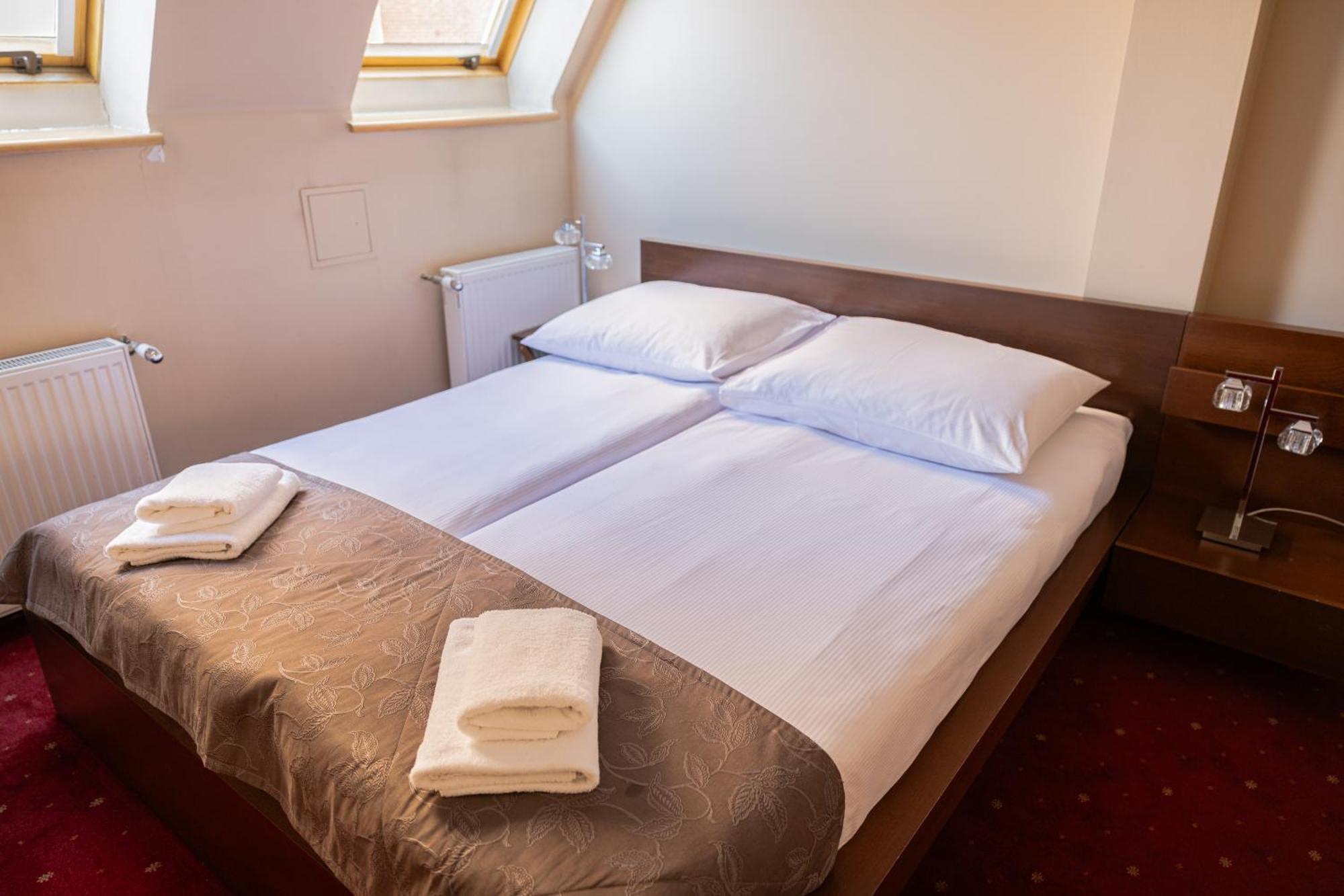 Tulip Hotels - Wroclaw Patio Екстериор снимка