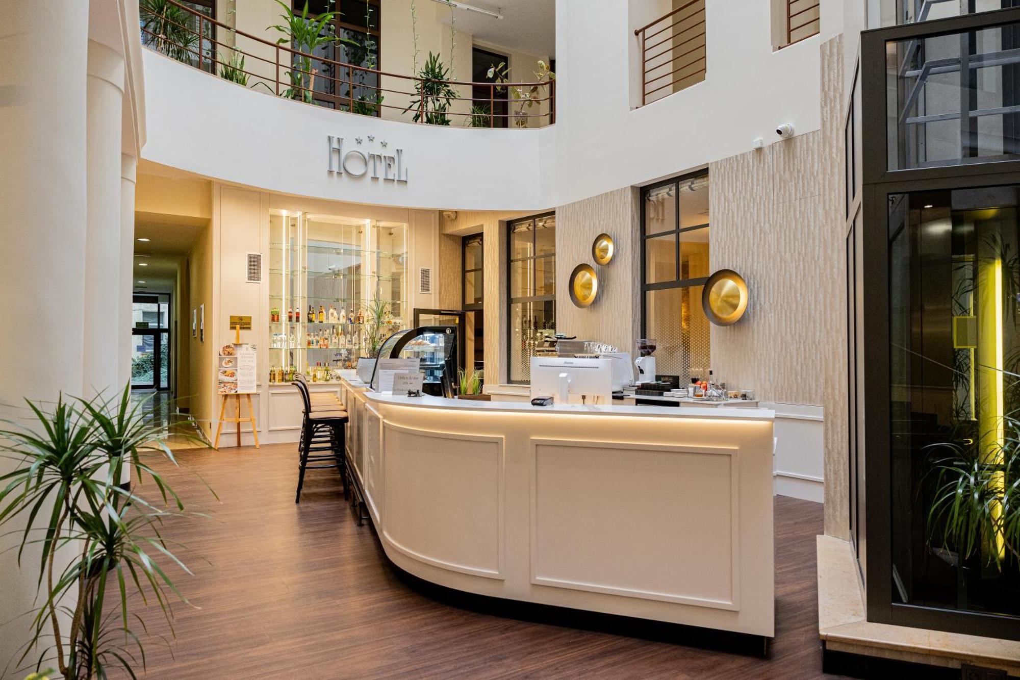 Tulip Hotels - Wroclaw Patio Екстериор снимка