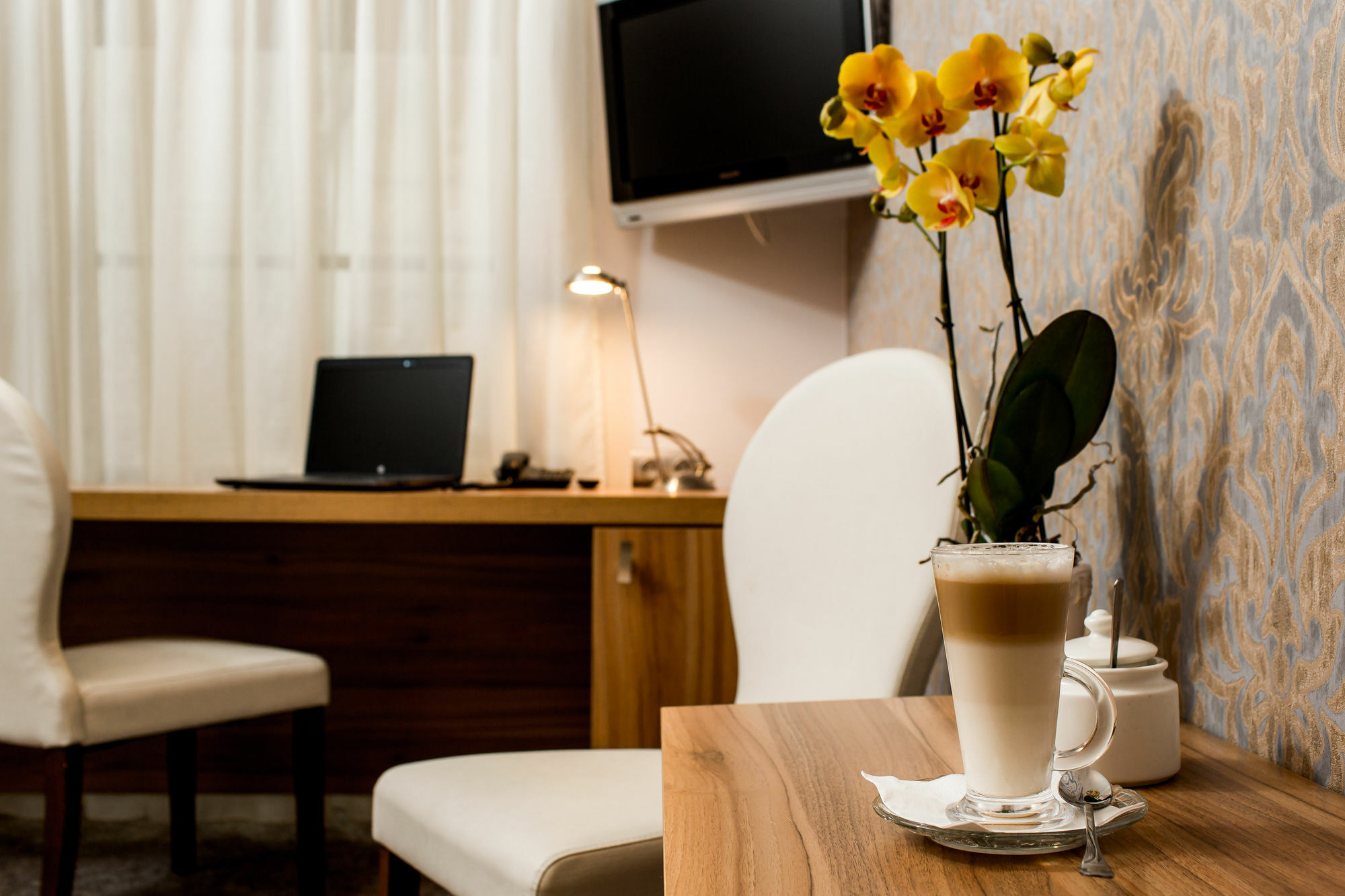 Tulip Hotels - Wroclaw Patio Екстериор снимка