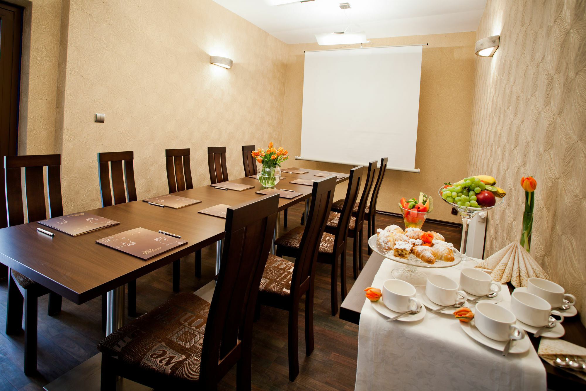 Tulip Hotels - Wroclaw Patio Екстериор снимка